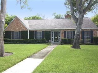 6139 Burgoyne Rd, Houston, TX 77057