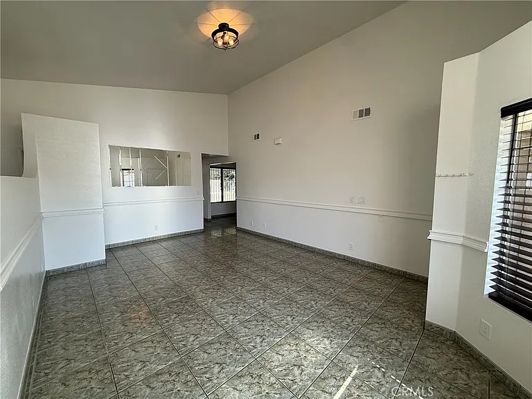834 Shana Ct — Photo 11