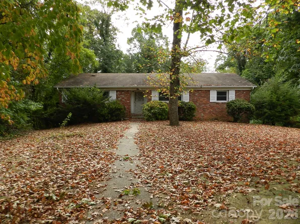 25 Chateau Pl, Asheville, NC 28805