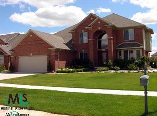 21350 Brooklyn Brg, Update, MI 48044