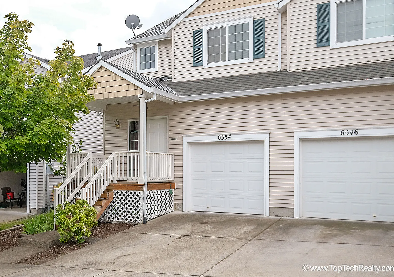 Lovely 3 BD | 2.5 Bath Townhome in Orenco | Near Intel, Nike & MAX! — Photo 2