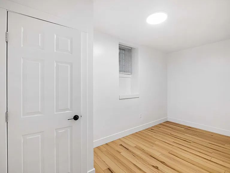 796 Hazelwood Avenue — Photo 5