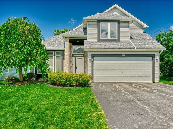 227 North Dr, Rochester, NY 14612