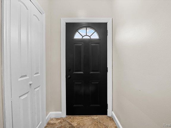 4th image of 4323 Kensington Ave
