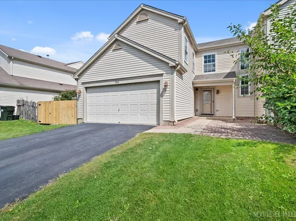 136 Horizon Cir, Carol Stream, IL 60188