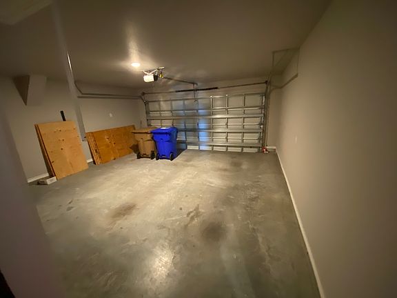 2nd image of 1333 Alexandra Park Ln