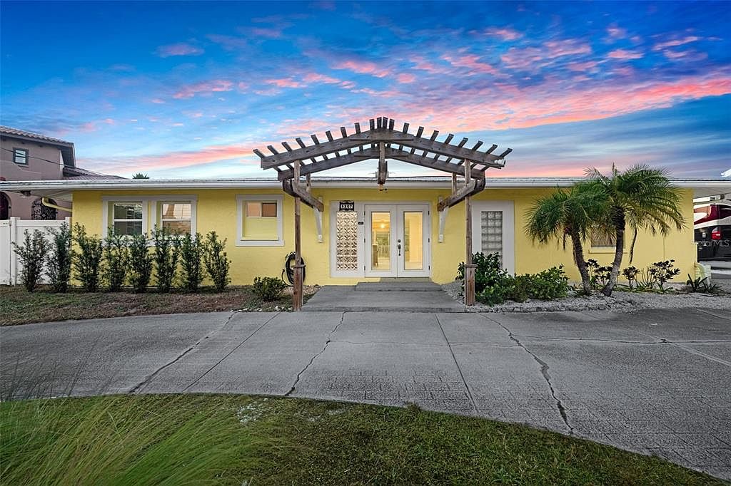 5207 Palmetto Point Dr, Palmetto, FL 34221 | MLS #TB8414602 | Zillow