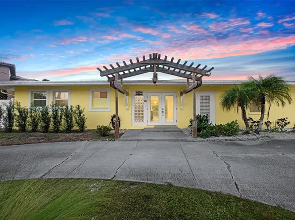 5207 Palmetto Point Dr, Palmetto, FL 34221