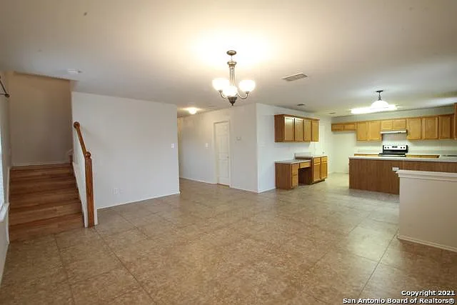 659 Lynx Mtn — Photo 2