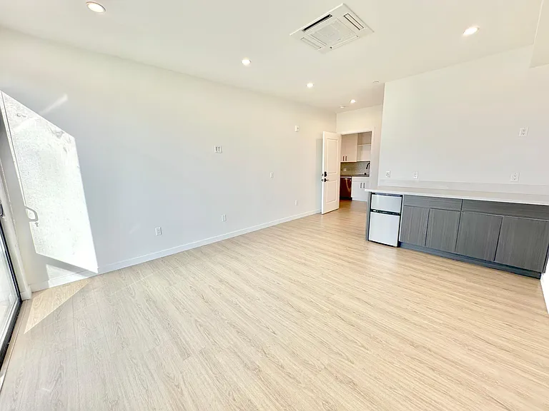 11500 Culver Blvd #401 — Photo 16