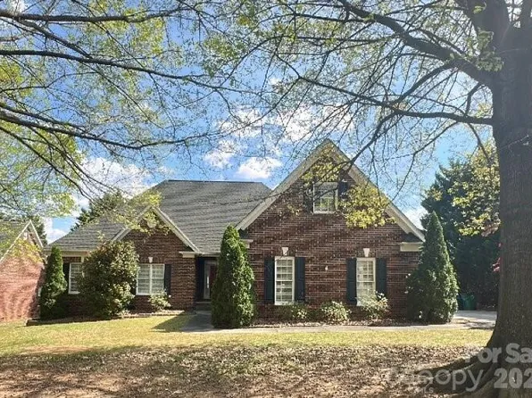 172 Eaglecrest Dr, Matthews, NC 28104