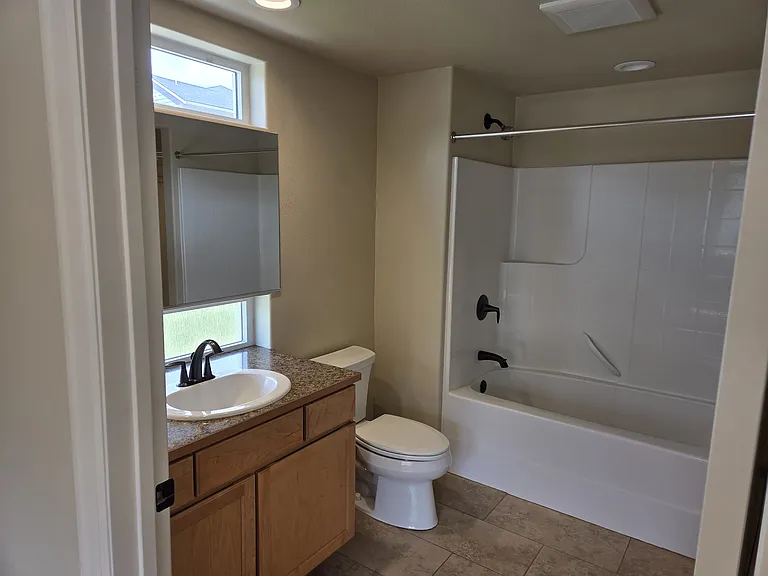 2400 N Ridgeview Ln #1 — Photo 9