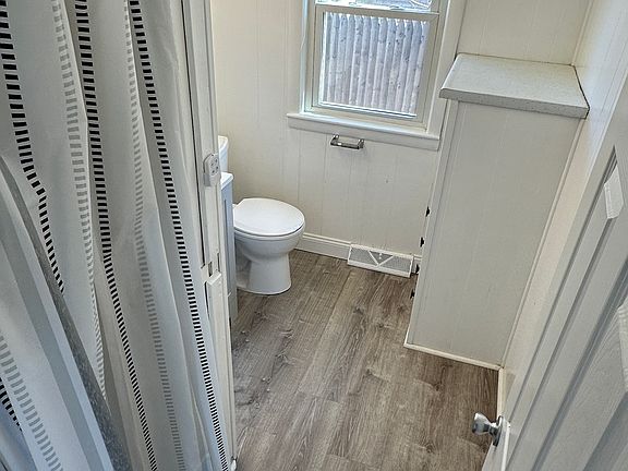 Bathroom. Shower enclosure