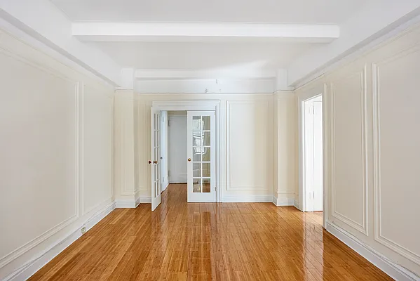 Rented by Coldwell Banker Warburg | media 1