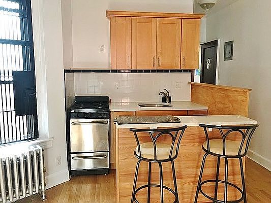 1st image of 605 E 11th St #1DD