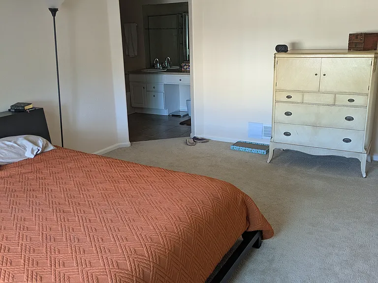 Master Bedroom with 5 Piece En-Suite master bath