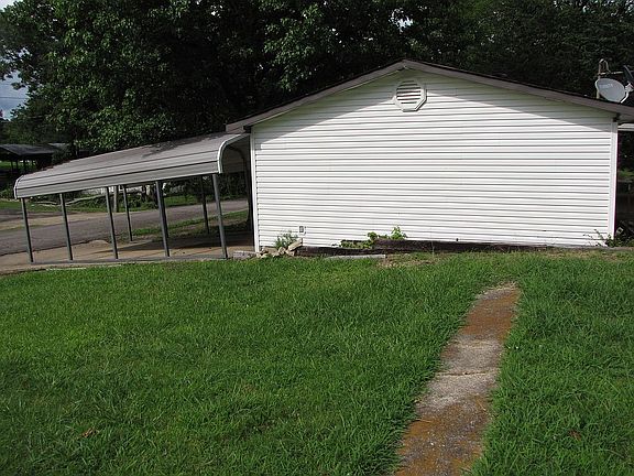 2nd image of 406 Holly Ave