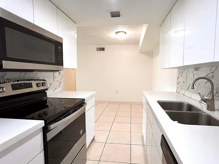 8911 SW 123rd Ct #101 — Photo 6