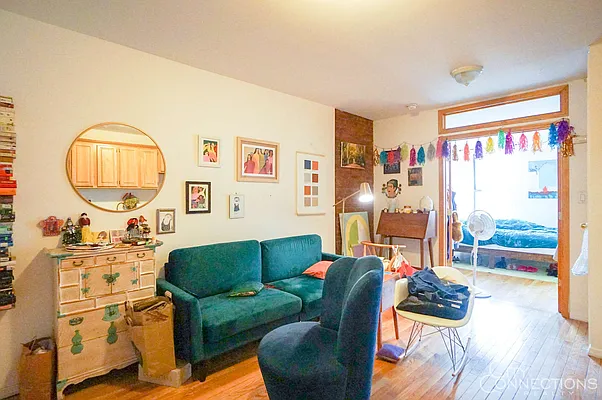 Rented by City Connections Realty | media 29