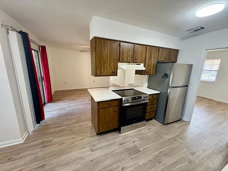 511 Maple Ave — Photo 6