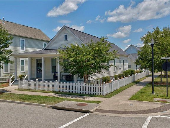 2nd image of 428 Watergrass Way
