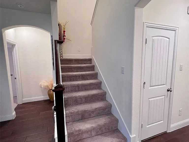 414 Parkford Dr — Photo 15