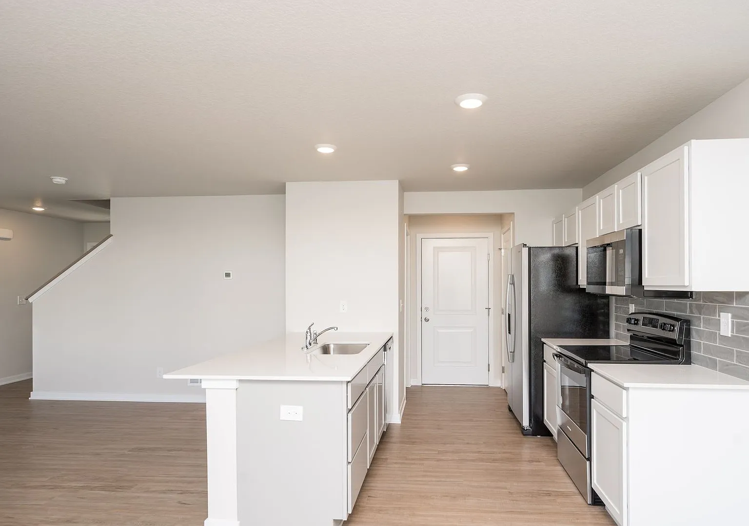 3 Bedroom Two Story Twinhome for Rent! — Photo 4