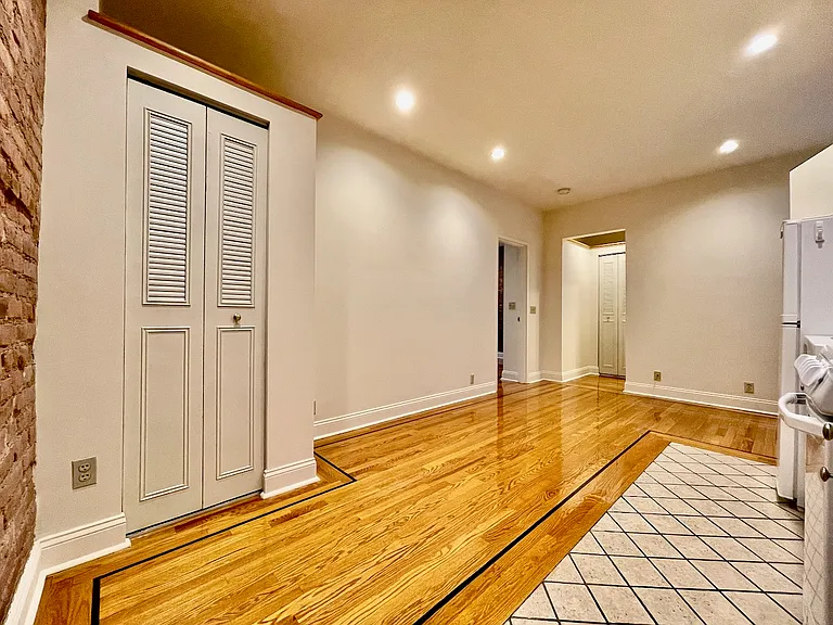 59 W 10th St #2D — Photo 4