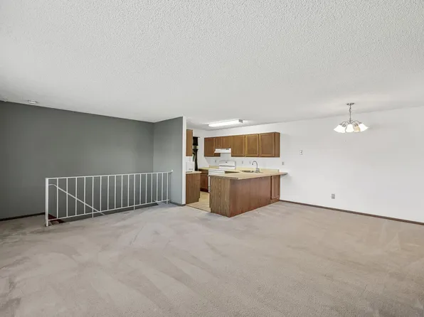 1269 Greenbriar Ct #34, White Bear Township, MN 55110