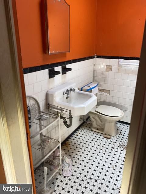 2nd image of 5504 Nome Ave