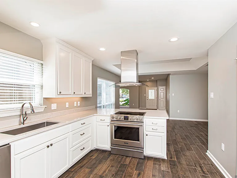 13333 Parwood Ave — Photo 7