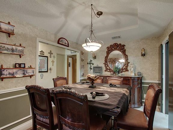 3rd image of 3707 Wingate Dr