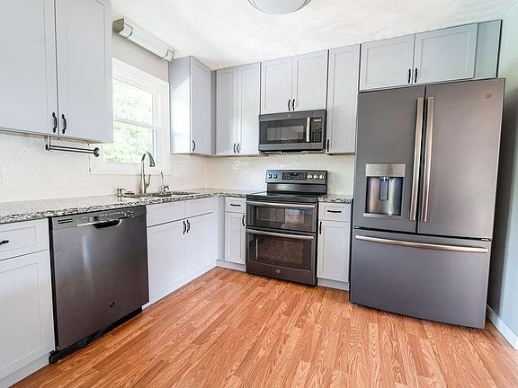 5th image of 928 Dellapenna Dr