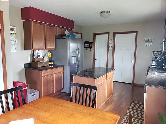 5th image of 9414 Davis Dr