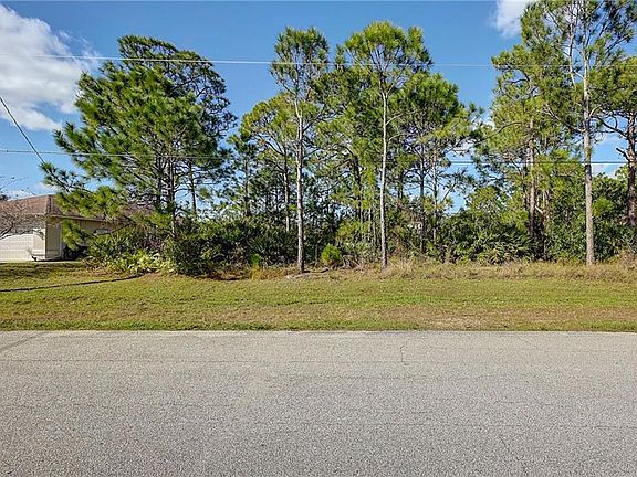 2nd image of 5832 NW Lomb Ct