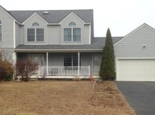 14 High Meadow Rd, Hadley, MA 01035