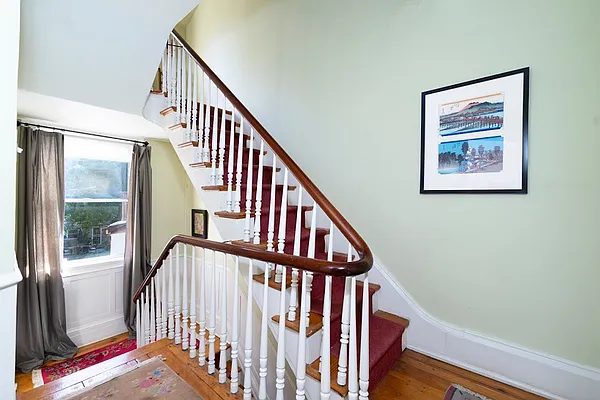 Rented by New York Casas Ltd. | media 27