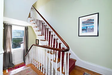 Rented by New York Casas Ltd.