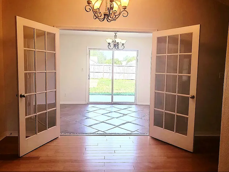 6492 Sarasota St — Photo 12