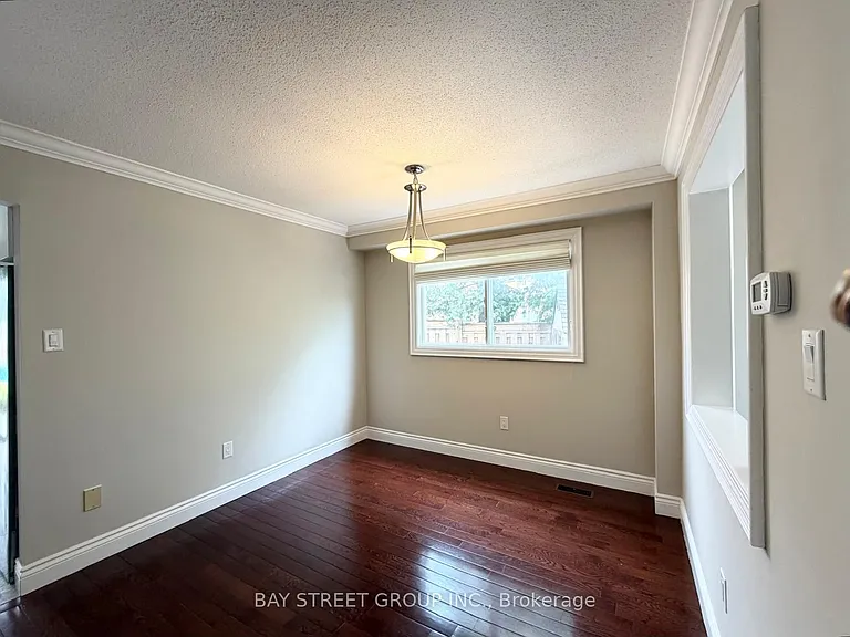 3620 Cherrington Cres — Photo 9