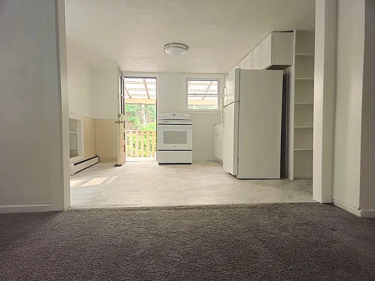 916 Middle St #14 — Photo 5