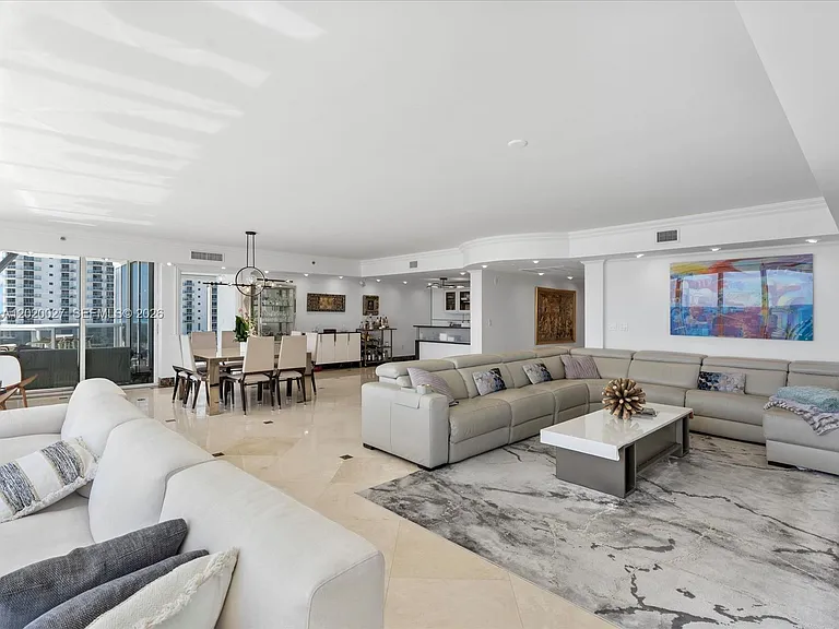 18911 Collins Ave #601 — Photo 8