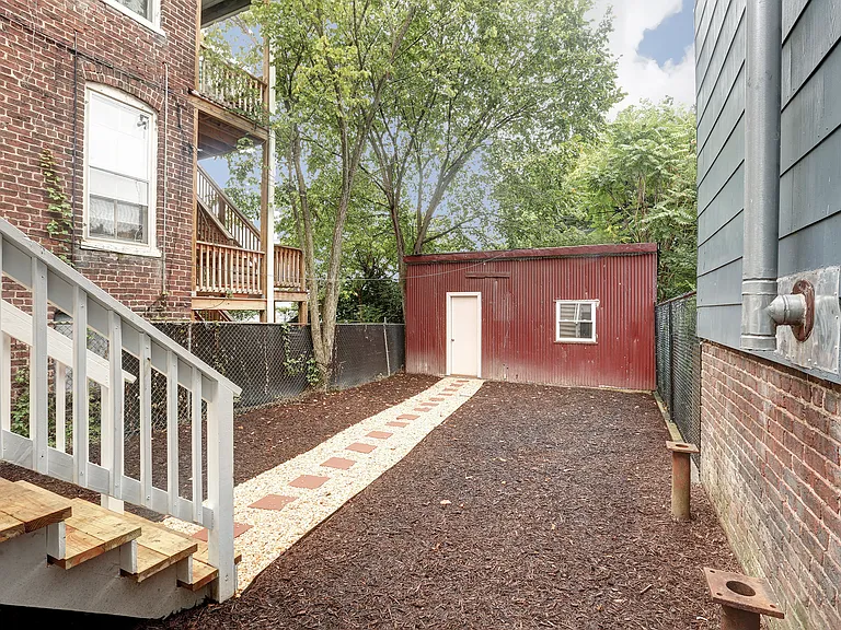 421 Chimborazo Blvd — Photo 29