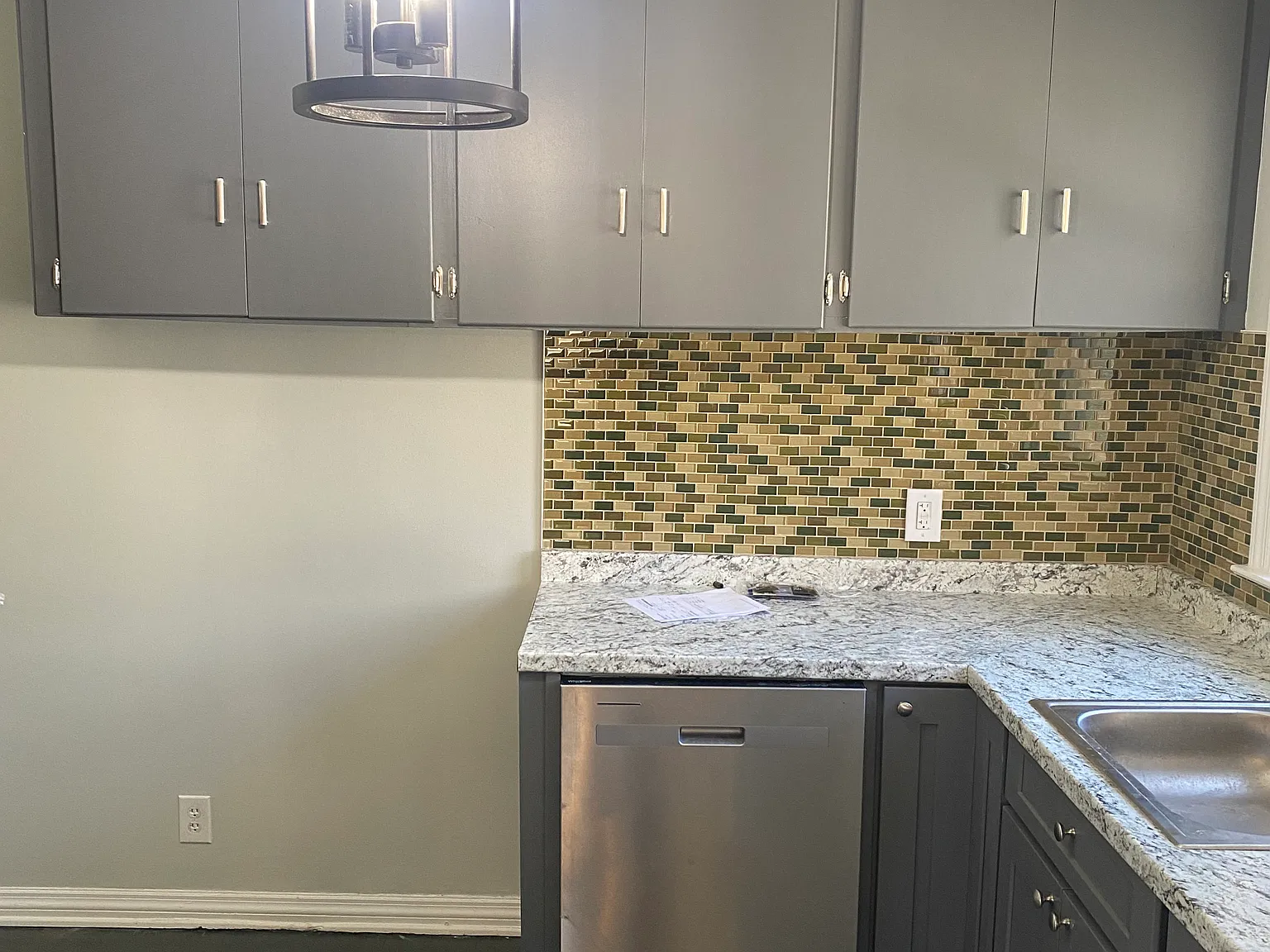 2 bed, 1090 sqft, $1,650 — Photo 3