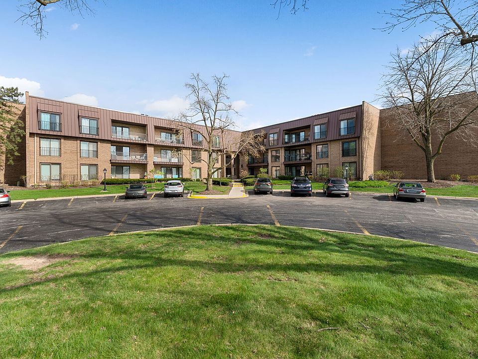 1st image of 2 The Court Of Harborside APT 303