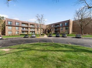 2 The Court Of Harborside APT 303, Northbrook, IL 60062