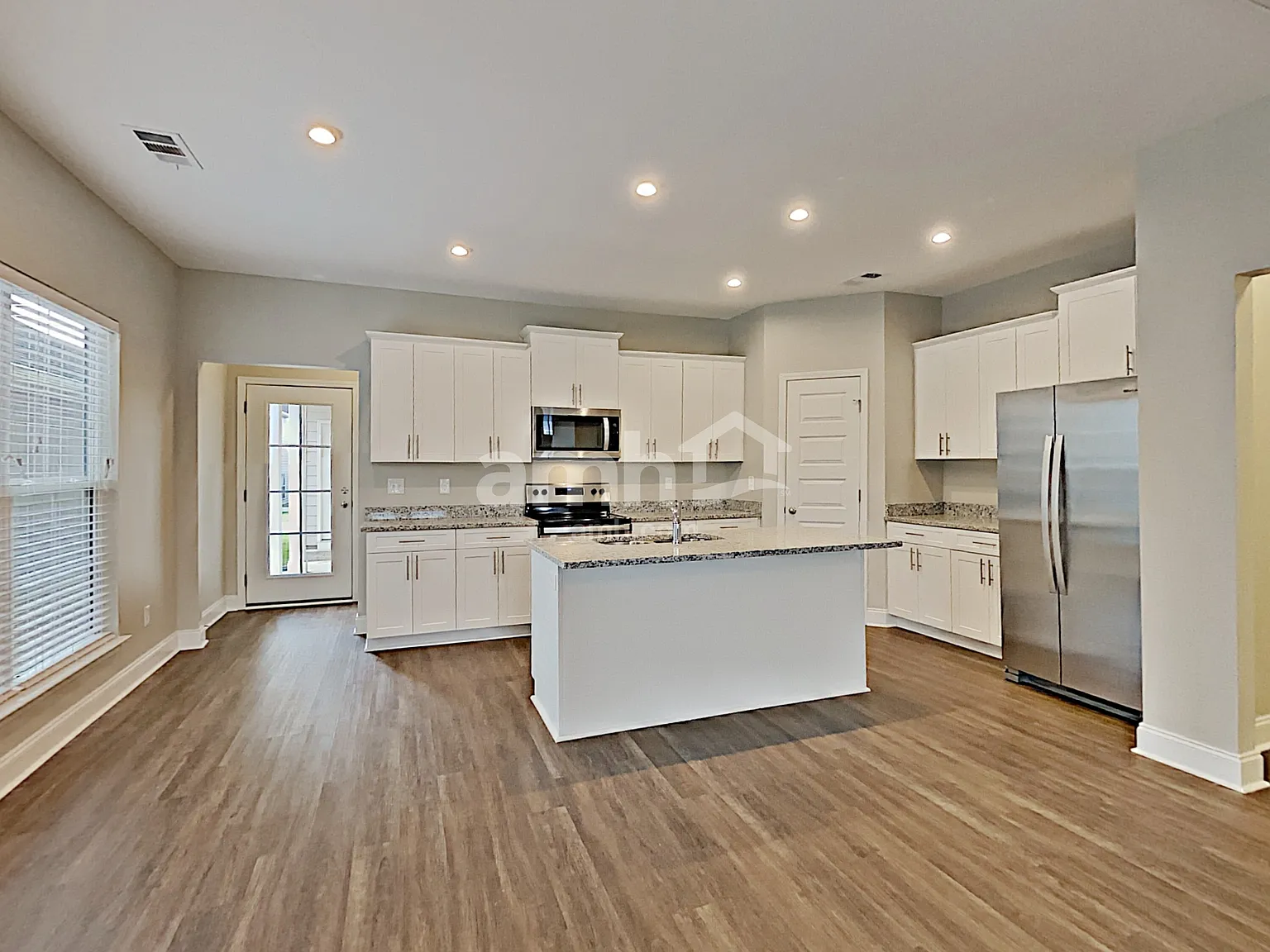 4 bed, 2.5 bath, 2149 sqft, $2,350 — Photo 4