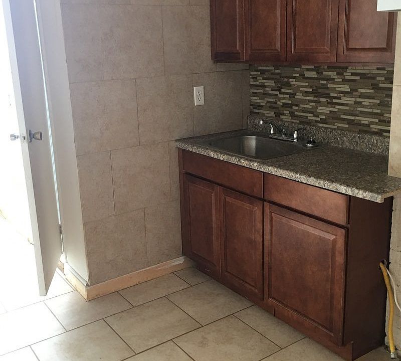 2nd image of 580 Grandview Ave #2