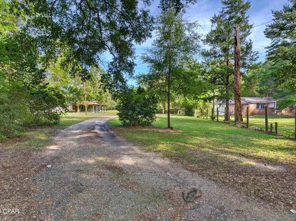 750 Palmer Dr, Caryville, FL 32427