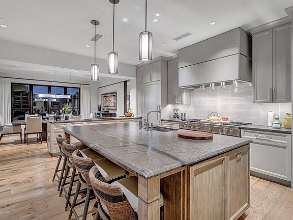 4th image of 5525 E Lincoln Dr #116